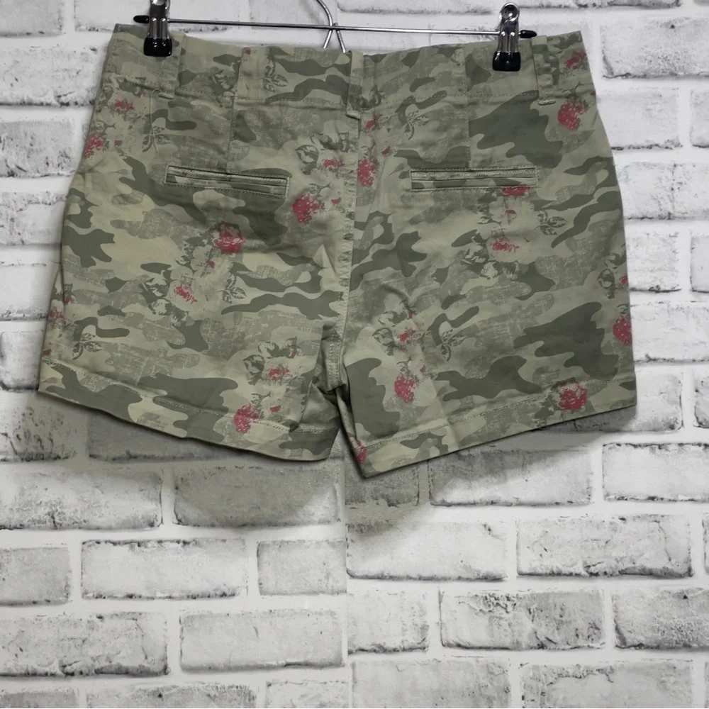 Maurices Floral Camouflaged 3” Shorts 10